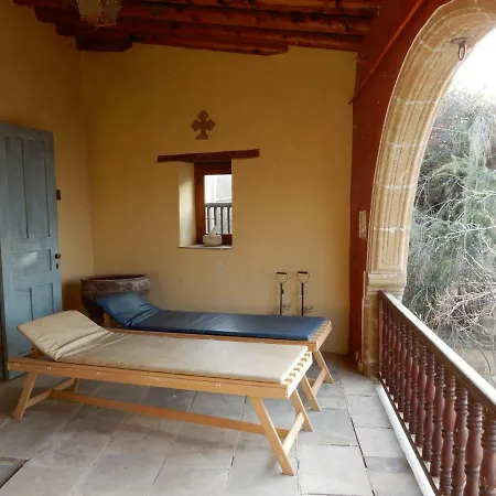 The Six Arches Mansion - 