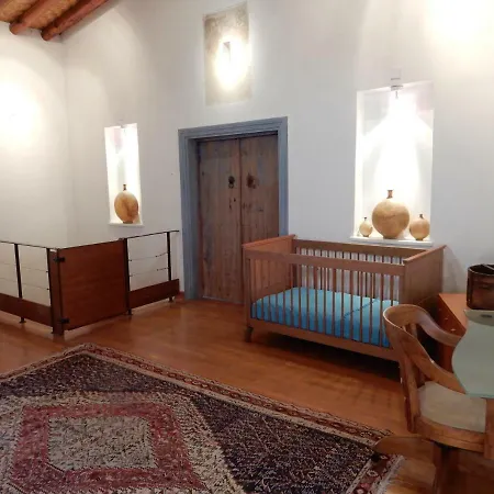 The Six Arches Mansion - 
